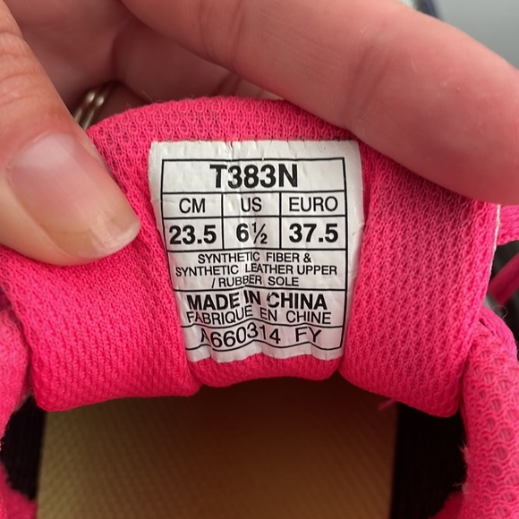 EUC ASICS sneakers size 6.5 - Picture 3 of 6